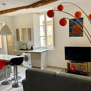 https://la-maison-du-courtil-figue-miel.fr-provencehotel.com